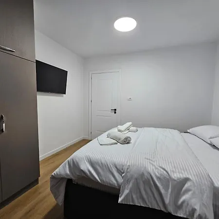 Elois Luxury * Tiran