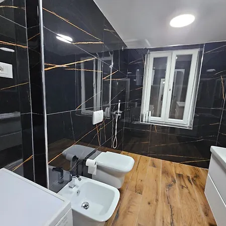 Elois Luxury * تيرانا