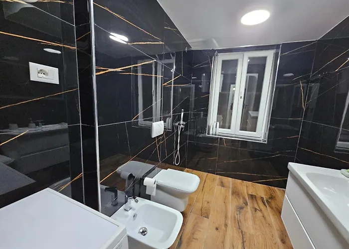 Elois Luxury * ティラナ